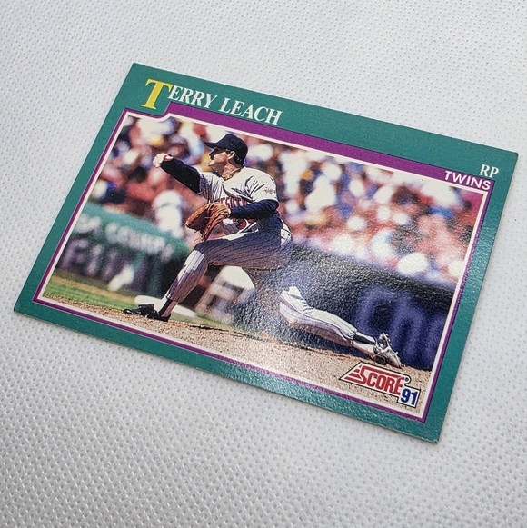 1991 Score Terry Leach Minnesota Twins #556 Baseball Card - Picture 2 of 4